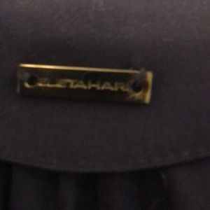 Elle Tahari, XL, beautiful 95% 5% elastane, v neck , bell & slit @ hem sleeve